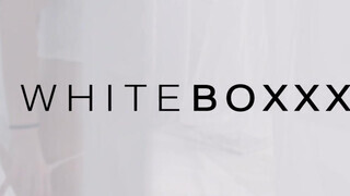 WhiteBoxxx - Izzy Lush az isteni kerek spanyol bulkesz