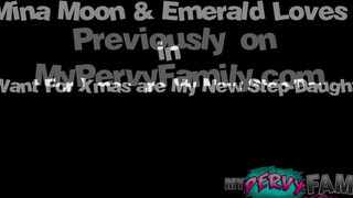 Mina Moon és Emerald karácsonyi hancúrozása