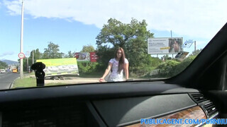 PublicAgent - Vanessa a szexy stoppos pipi
