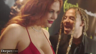 Deeper - Maitland Ward várja a kukit a valagába
