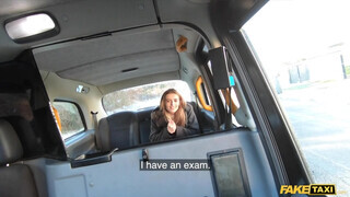 Fake Taxi - 18 éves gádzsi popóba dugva