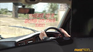 Fake Taxi - Tini nőci a hátsó ülésen