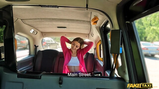 Fake Taxi - Sportos nőci megkúrva a taxiban