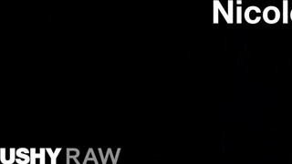 TUSHYRAW - Nicole Doshi hátsójába beverik