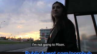 PublicAgent - csábító ázsiai nőci felszedve a buszmegállóban
