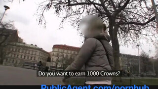 PublicAgent Hajléktalan pipi nem tud a hotelben fizetni