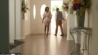 HotwifeXXX - Amari Anne a vékony csoki háziasszony