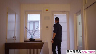 Babes - Paula Shy a óriási csöcsű szuka
