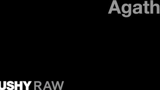 TUSHYRAW - Agatha a csinos vörös hajú pipi