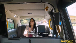 Fake Taxi - Megan Fiore a izgató méretes didkós gádzsi