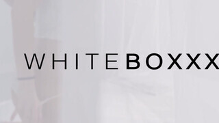 WhiteBoxxx - Renata Fox a termetes popós orosz szuka