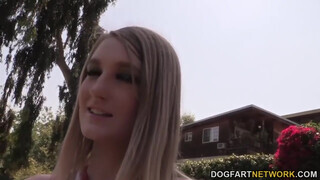 Summer Carter a cuki világos szőke pipi