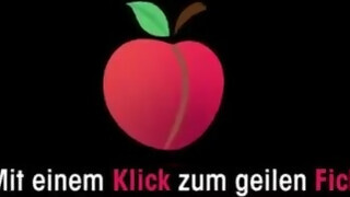 Amatőr kitetovált méretes cickós tinédzser szuka