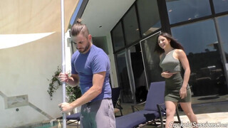 Abella Danger a hapekja előtt szexel