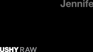 TUSHYRAW - Jennifer White kettő cerkát kap