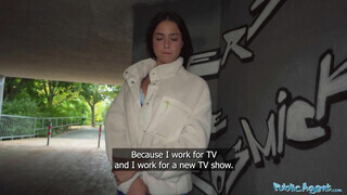 Public Agent - Charlotte Lapiedra a dögös latina gádzsi