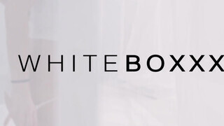 WHITEBOXXX - Nelly Kent és Alissia édeshármasban szexelnek