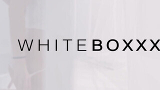 WHITEBOXXX - Anie Darling édeshármasban hancúrozik