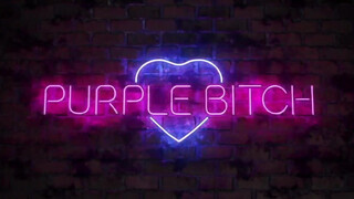 Purple Bitch keményen hátsó lyukba reszelve