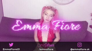 Emma Fiore cidázza a dildót