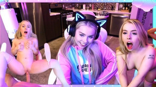 Haley Spades a csinos gamer nőci