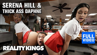 REALITY KINGS - Thick Ass Daphne és Serena Hill a csinos pincérnők