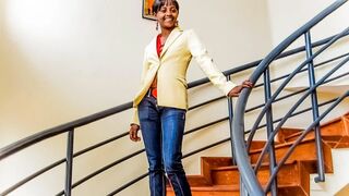 Csoki amatőr casting forgatás irodai fotózásra keményen megbassza a méretes faszú producer