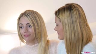 Blake Eden és Abby Cross tüzes lezbi nyaldosása
