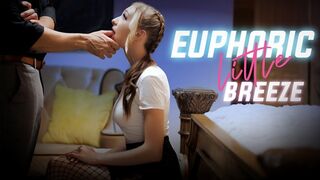 Cuki fiatal Breezy Bri kinky hangulatban csábítja a nevelő atyja barátját gyönyörű alsóruhában