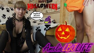 Kicsike boszorkány megidézi a óriási pélót és keményen megbasszák, hogy beleélvezzen a puncijába - halloween 2020