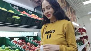 Meghívok egy idegen spinét a piacról, és vad dugás lesz belőle